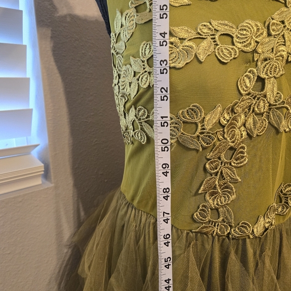 Chic Olive Green Maxi Dress (Stock Photo) - Picture 4 of 8